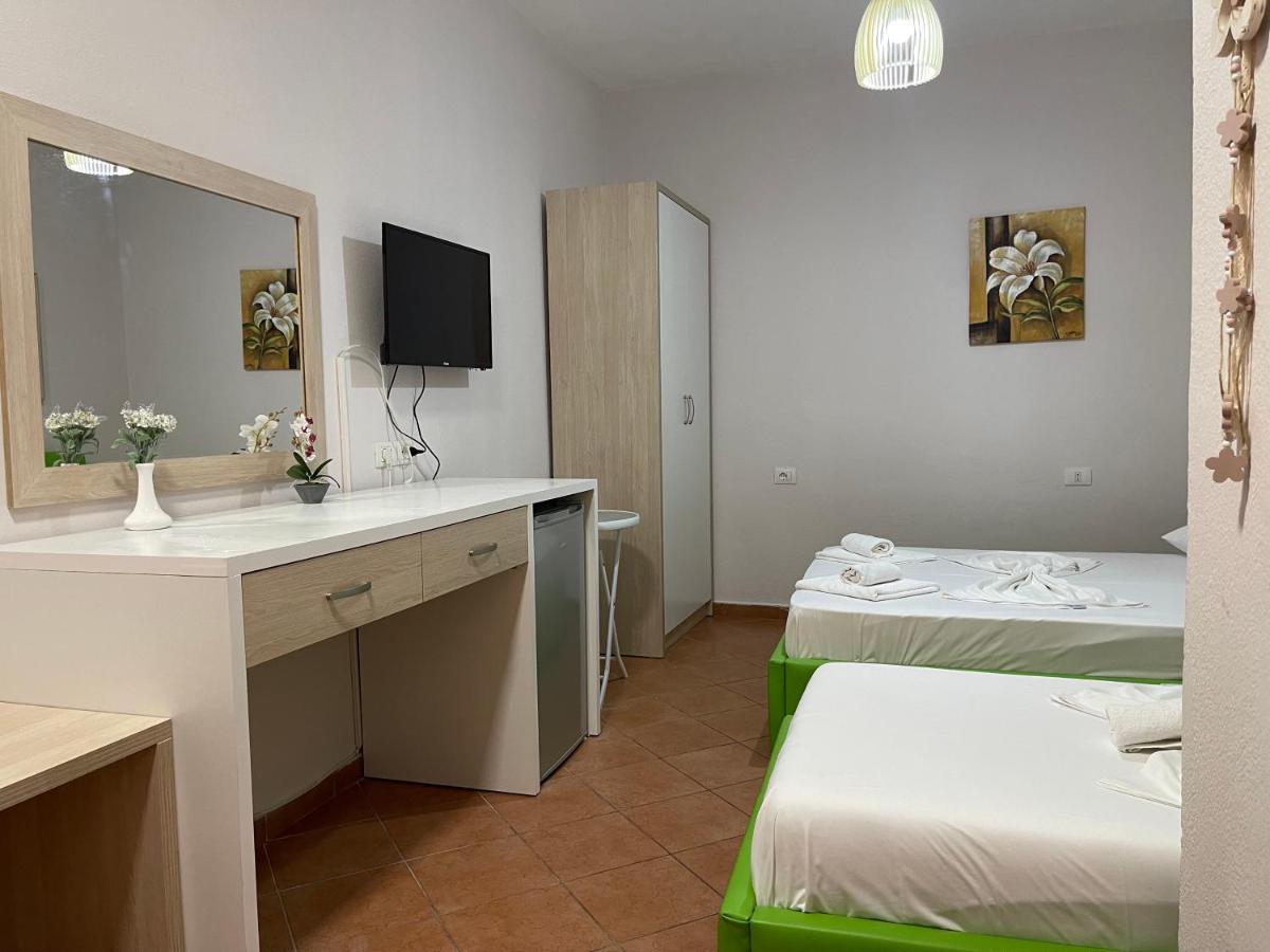 Hotel Veizi Himare Exterior photo