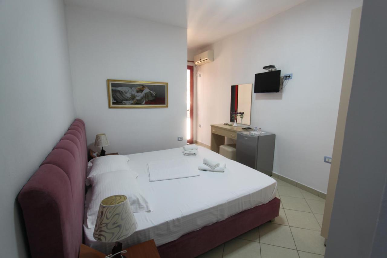 Hotel Veizi Himare Exterior photo